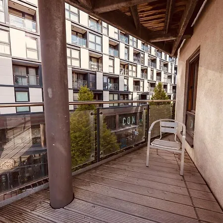 Large River Balcony 2Bed2Bath Apt&Free Secure Parking * Leeds (West Yorkshire)