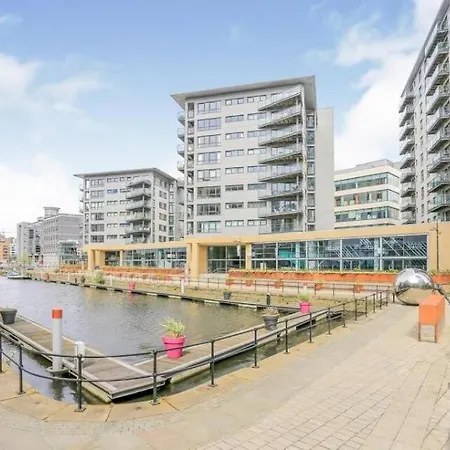 Apartment Large River Balcony 2Bed2Bath Apt&Free Secure Parking Leeds (West Yorkshire)
