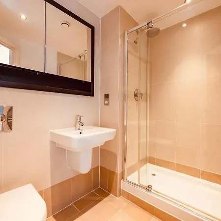 Large River Balcony 2Bed2Bath Apt&Free Secure Parking Apartment *